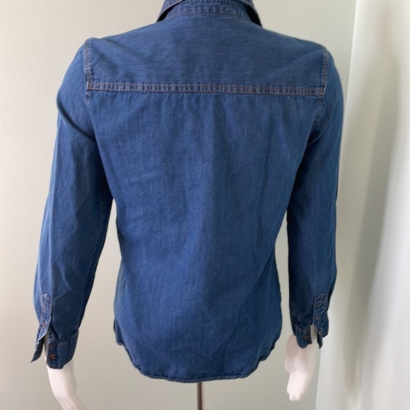 Zara embroidered flower classic chambray button down shirt size small - Picture 4 of 5